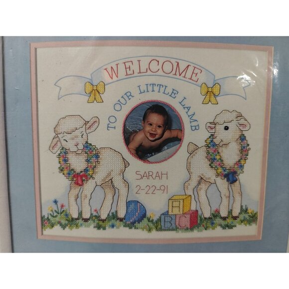 Vintage Sunset BabyHugs Little Lambs Photo Frame Stamped Cross Stitch Kit 13037 - Picture 2 of 4